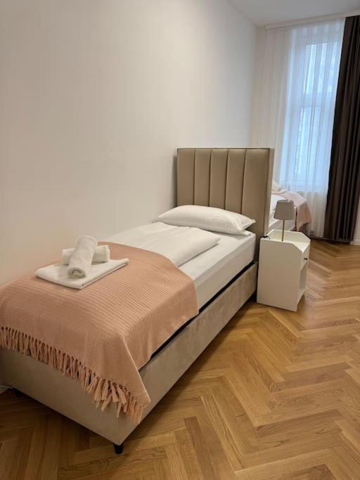 Apartamento Modernes In Karlsplatz Naehe 15 *